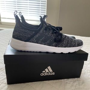 CloudFoam Black/White Adidas Tennis Shoes - Size 8